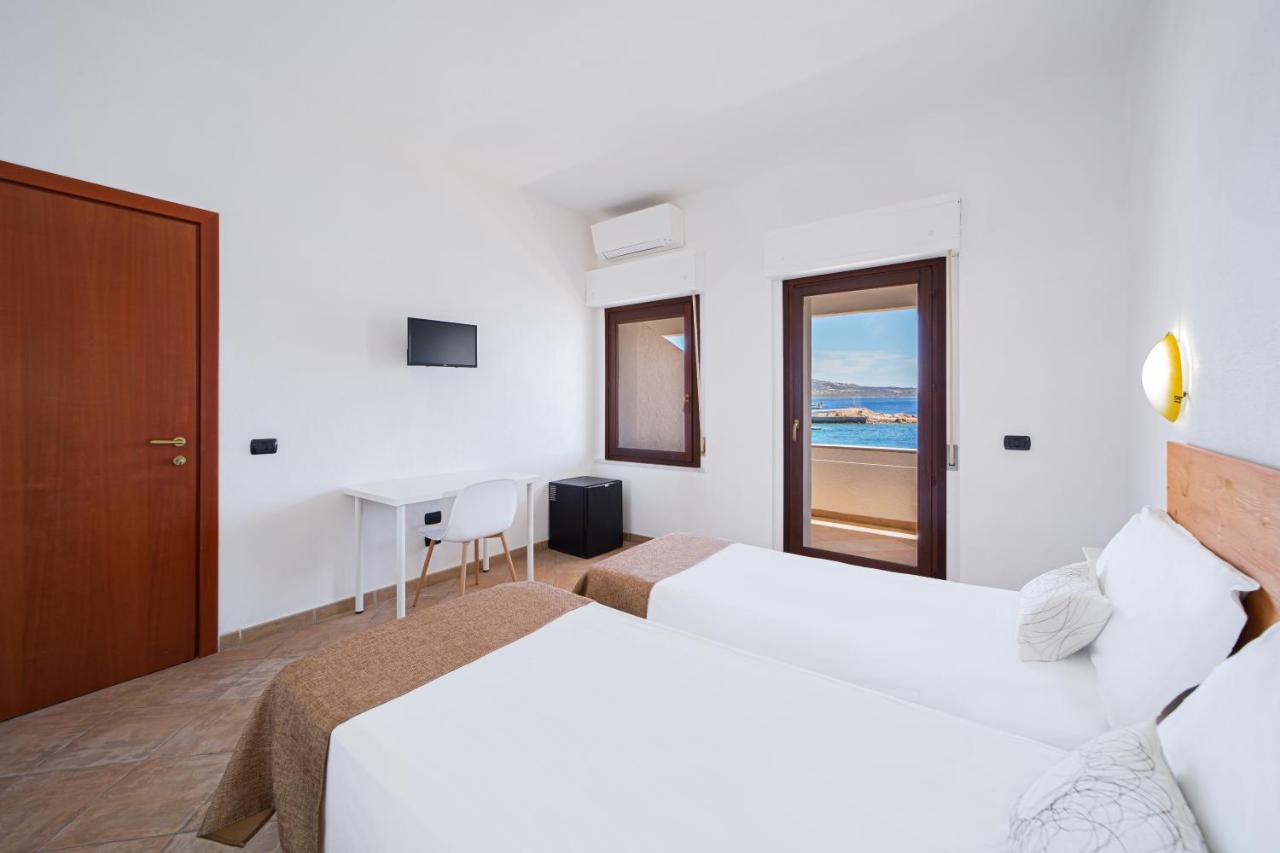 Il Gabbiano Hotell La Maddalena  Exteriör bild