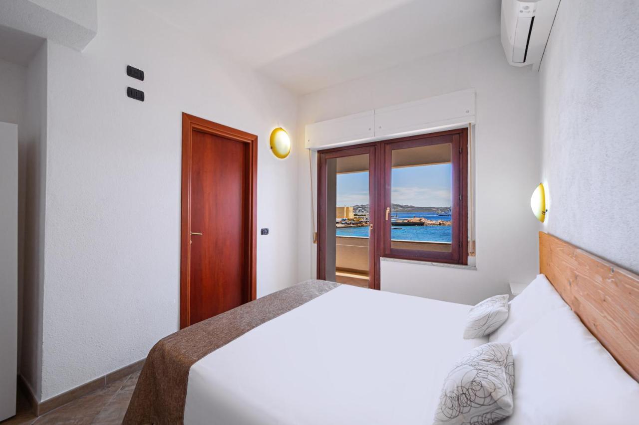Il Gabbiano Hotell La Maddalena  Exteriör bild