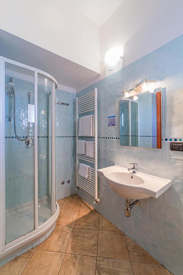 Il Gabbiano Hotell La Maddalena  Exteriör bild