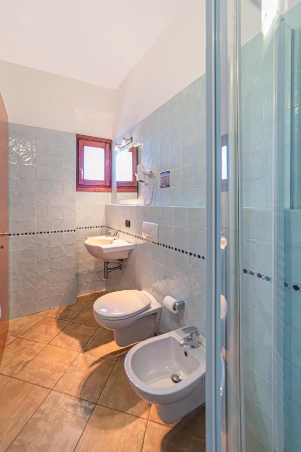 Il Gabbiano Hotell La Maddalena  Exteriör bild