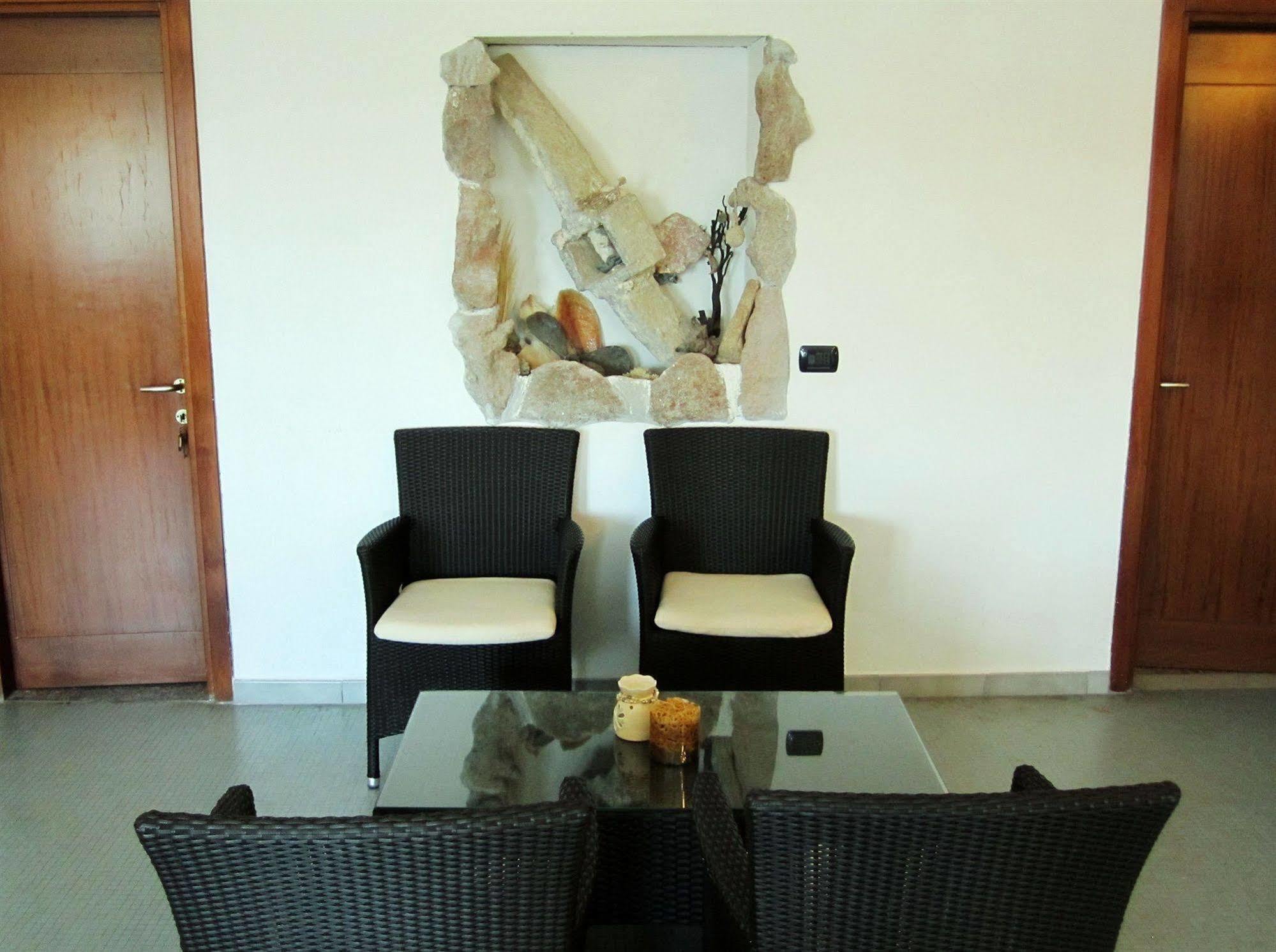 Il Gabbiano Hotell La Maddalena  Exteriör bild